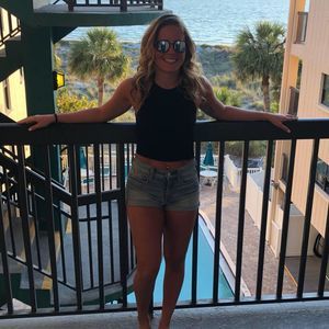 Meet your Posher, Cassandra